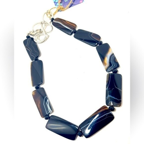 Jewelry - Genuine Agate Adjustable size Necklace with Lobster Clasp. New.